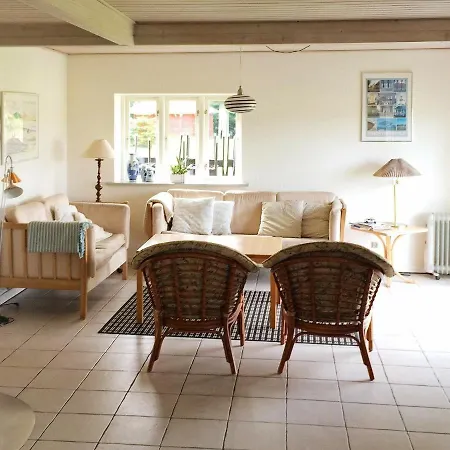 Six-bedroom Holiday In Semesterbostad *