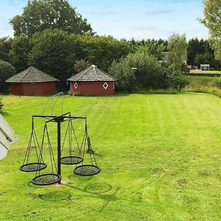 Six-bedroom Holiday In