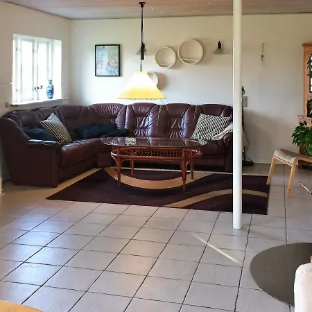 Six-bedroom Holiday In Semesterbostad